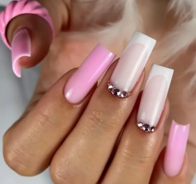Manicura realizada en AmOr