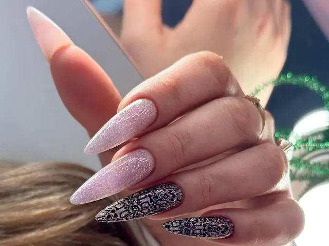 Manicura realizada en AmOr